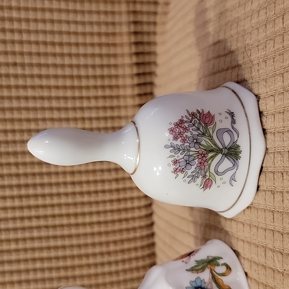 Three Ceramic 🔔 bells - Picture 4 of 4